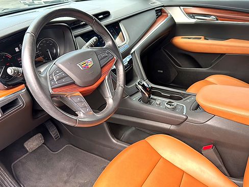 Used 2022 Cadillac XT5 Premium Luxury image 12