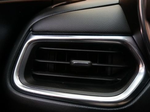Used 2021 Chevrolet Equinox LT AWD/4WD image 24