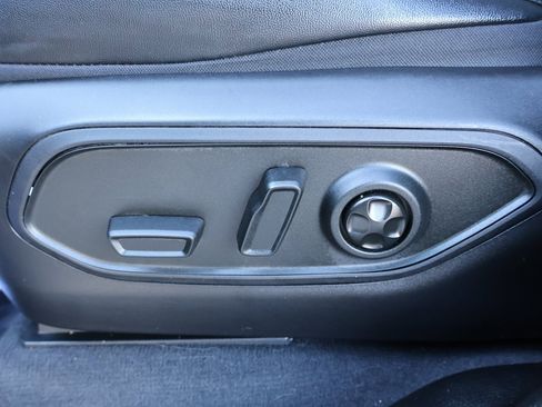 Used 2024 Jeep Grand Cherokee Limited w/ Luxury Tech Group II image 12