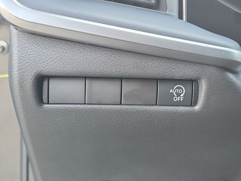 Certified 2025 Nissan Kicks S FWD image 31