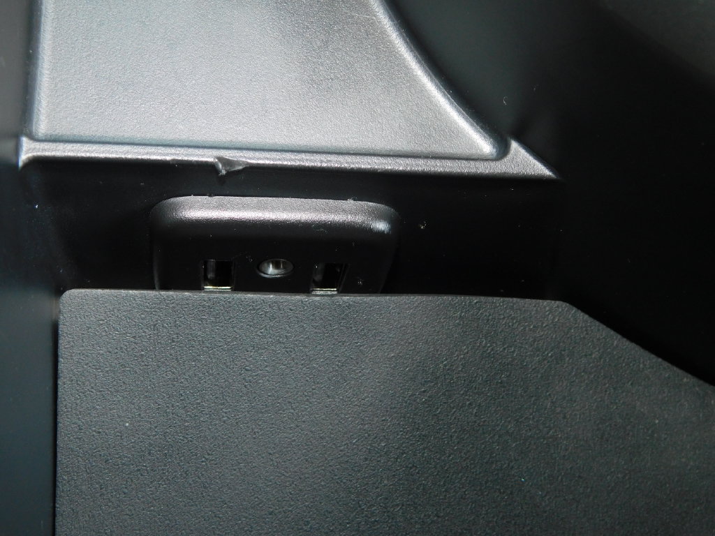 Used 2020 Chevrolet Camaro LT RWD image 30