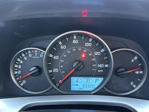 Used 2016 Toyota RAV4 LE AWD/4WD image 24
