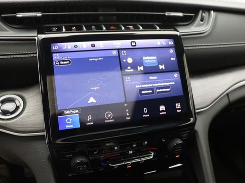 Used 2024 Jeep Grand Cherokee L Limited w/ Luxury Tech Group II image 23