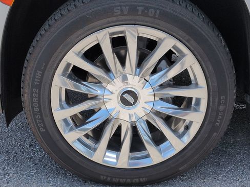 Used 2024 Cadillac Escalade Premium Luxury RWD image 11