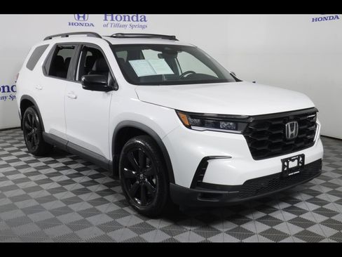 Certified 2025 Honda Pilot Black Edition image 1