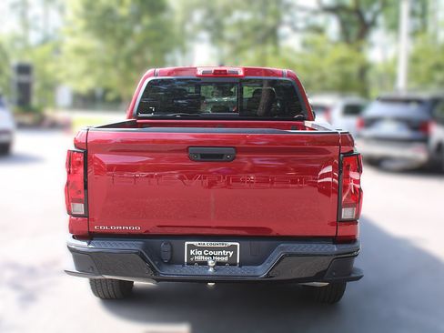Used 2024 Chevrolet Colorado W/T w/ Technology Package RWD image 10