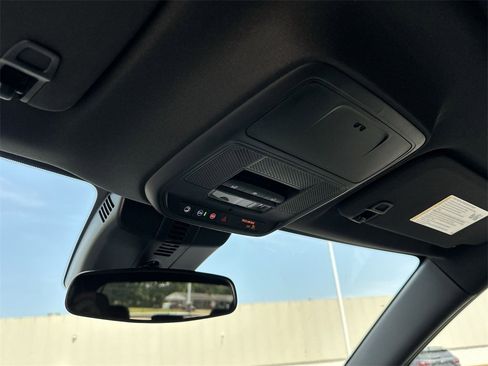 New 2025 Chevrolet Traverse LT w/ Sun and Wheel Package image 27