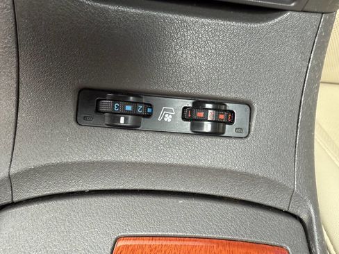 Used 2011 Lexus ES 350 image 26