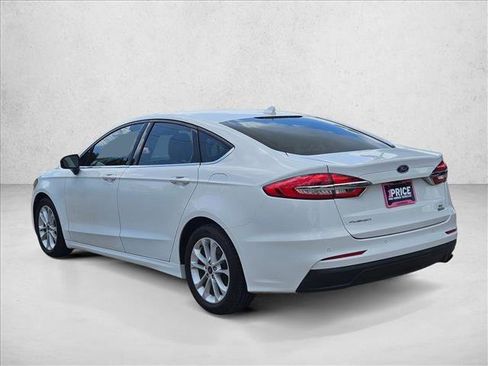 Used 2020 Ford Fusion SE FWD image 8