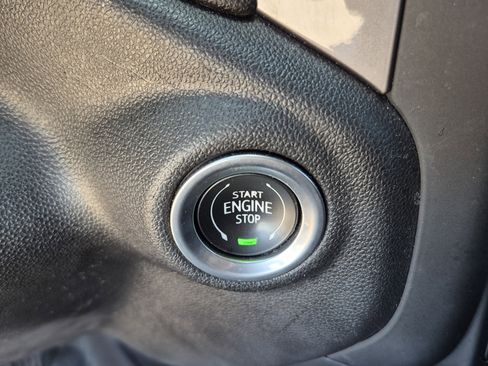 Used 2022 Chevrolet Silverado 1500 Custom AWD/4WD image 31