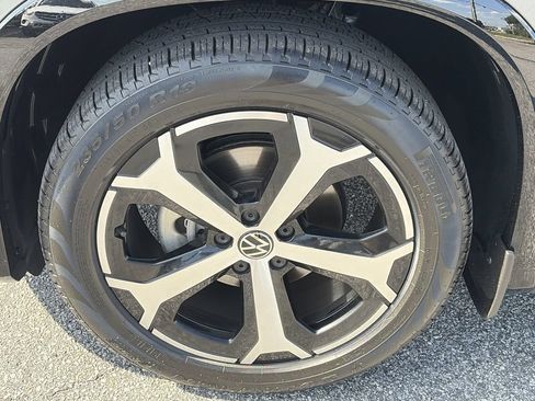 Certified 2026 Volkswagen Tiguan SE R-Line FWD image 13