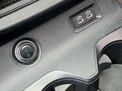 Used 2024 BMW X7 xDrive40i w/ M Sport Package image 28