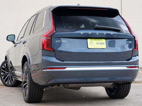 Used 2025 Volvo XC90 T8 Plus w/ Protection Package Premier AWD/4WD image 6