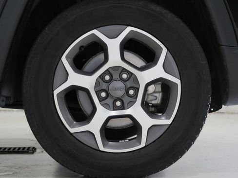 Used 2022 Jeep Compass Trailhawk w/ Sun and Sound Group AWD/4WD image 10