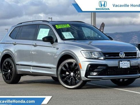 Certified 2020 Volkswagen Tiguan SE R-Line image 1