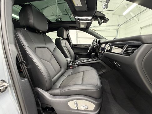 Certified 2022 Porsche Macan image 22