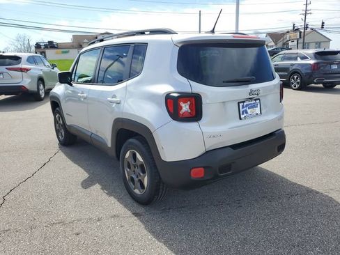 Used 2015 Jeep Renegade Latitude image 3