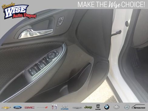 Used 2019 Chevrolet Malibu LT FWD image 10