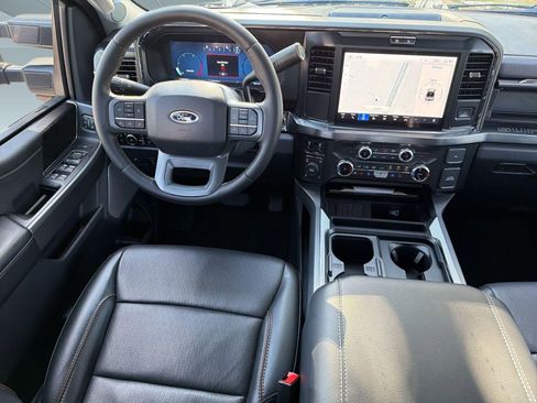 Used 2025 Ford F250 Lariat w/ Chrome Package image 27