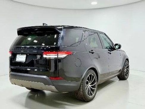 Used 2017 Land Rover Discovery SE image 35