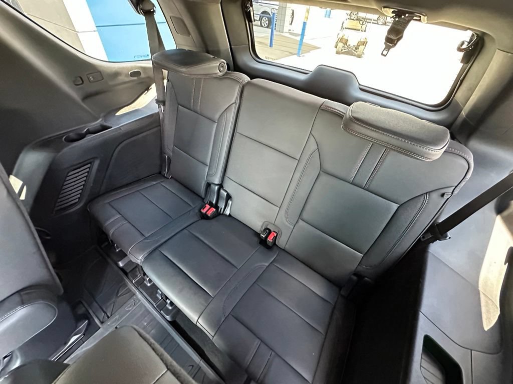 Used 2025 Chevrolet Tahoe RST w/ Comfort Package RWD image 35