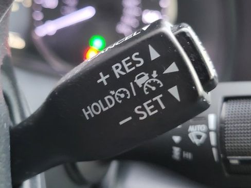 Used 2018 Lexus IS 300 AWD image 36