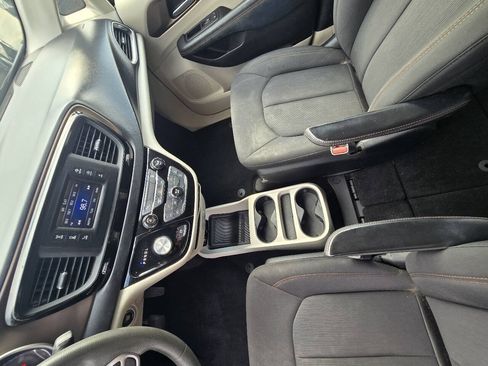 Used 2017 Chrysler Pacifica LX FWD image 23