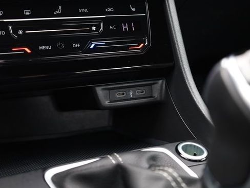 Used 2025 Volkswagen Jetta Sport image 20