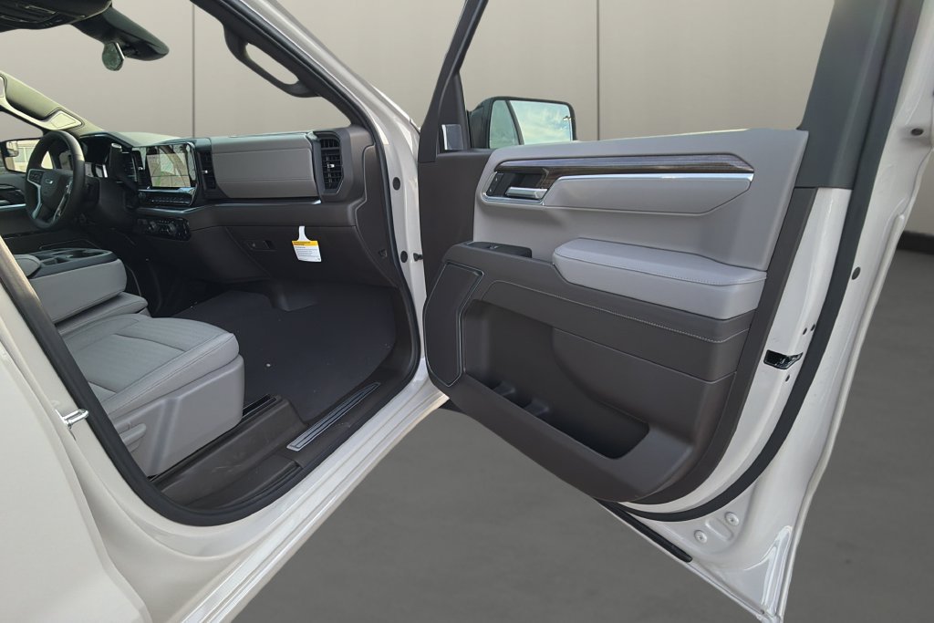 New 2026 Chevrolet Silverado 1500 RST w/ RST Select Package AWD/4WD image 16