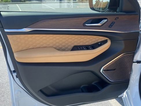 New 2025 Jeep Grand Cherokee Summit image 12