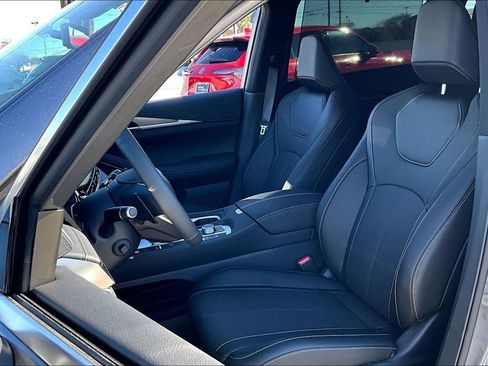 New 2026 INFINITI QX60 Luxe image 13