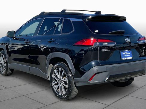 Used 2022 Toyota Corolla Cross XLE image 11