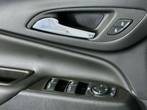 Used 2024 Chevrolet Equinox LT image 15