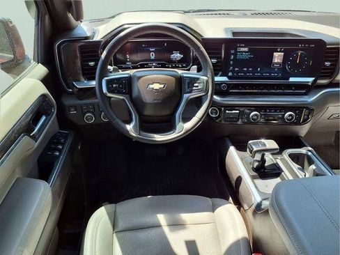 Used 2024 Chevrolet Silverado 1500 LTZ AWD/4WD image 11