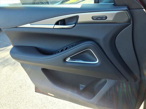 Certified 2025 INFINITI QX60 Luxe image 10