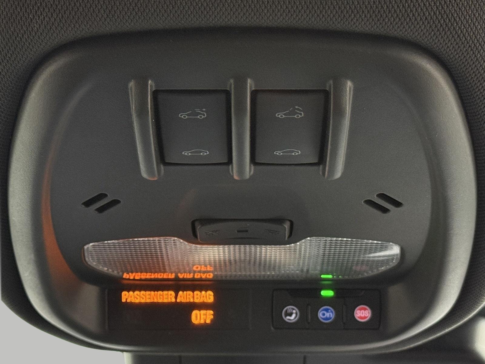 Used 2024 Chevrolet Trax RS w/ Sunroof Package FWD image 37