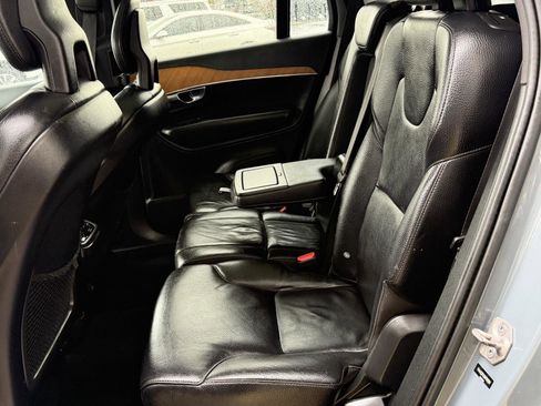 Used 2022 Volvo XC90 T6 Momentum w/ Climate Package image 42