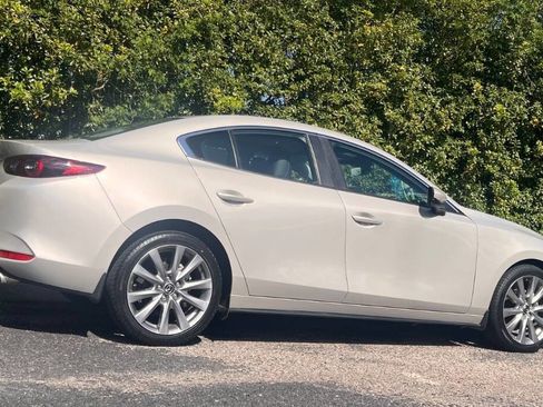 Used 2022 MAZDA MAZDA3 s image 8