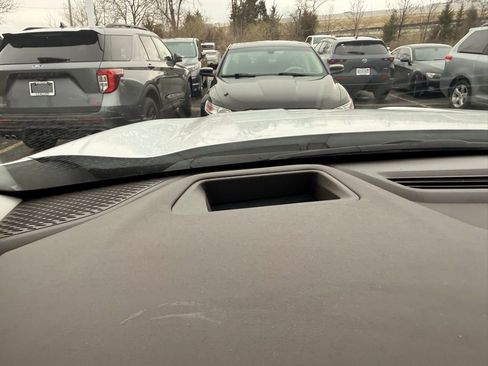 Used 2024 GMC Acadia Denali w/ Super Cruise Package image 9