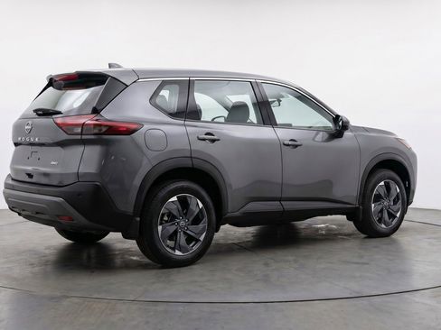 Used 2025 Nissan Rogue SV FWD image 9
