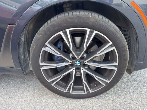Certified 2022 BMW X7 M50i w/ Cold Weather Package image 3