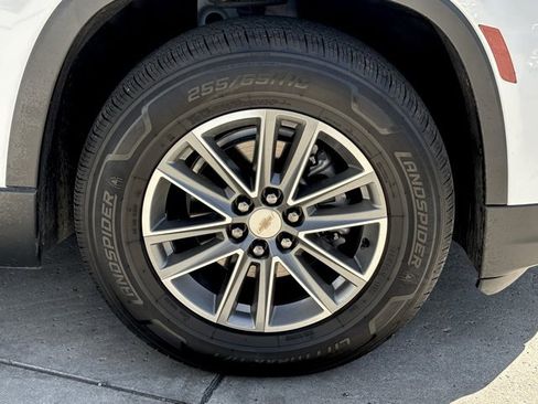 Used 2023 Chevrolet Traverse LT image 27
