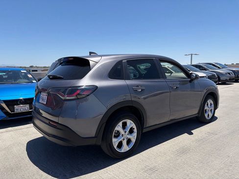 Used 2023 Honda HR-V LX image 2