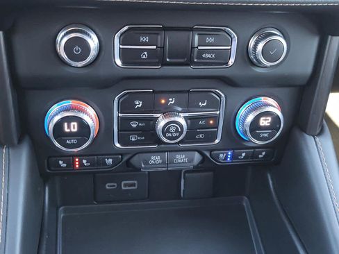 Used 2023 GMC Yukon AT4 image 36