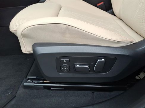 Used 2025 BMW X3 xDrive30i w/ Convenience Package image 7