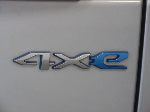 Used 2022 Jeep Wrangler Unlimited Sahara w/ Cold Weather Group AWD/4WD image 7