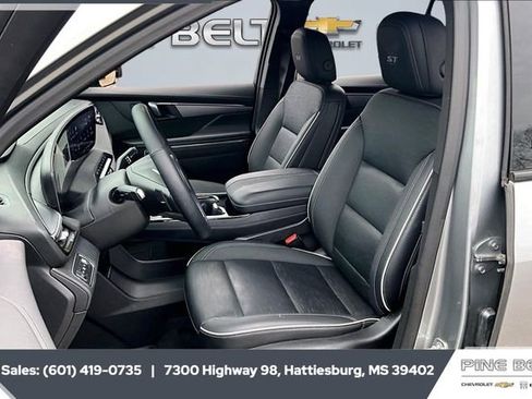 Certified 2025 Buick Enclave Sport Touring w/ LPO, All-Weather Package image 18