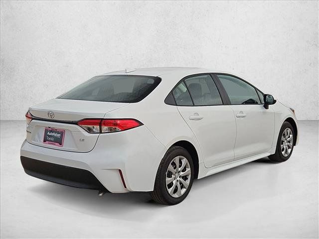 Used 2025 Toyota Corolla LE FWD image 5