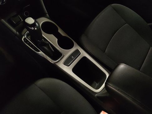 Used 2017 Chevrolet Cruze LS image 26