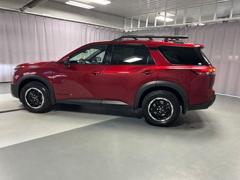 Used 2024 Nissan Pathfinder Rock Creek AWD/4WD image 4